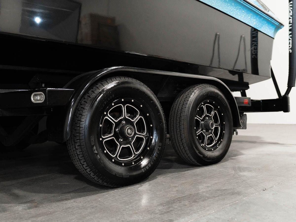 Used 2020 Centurion Vi24- Black / SkyBlue