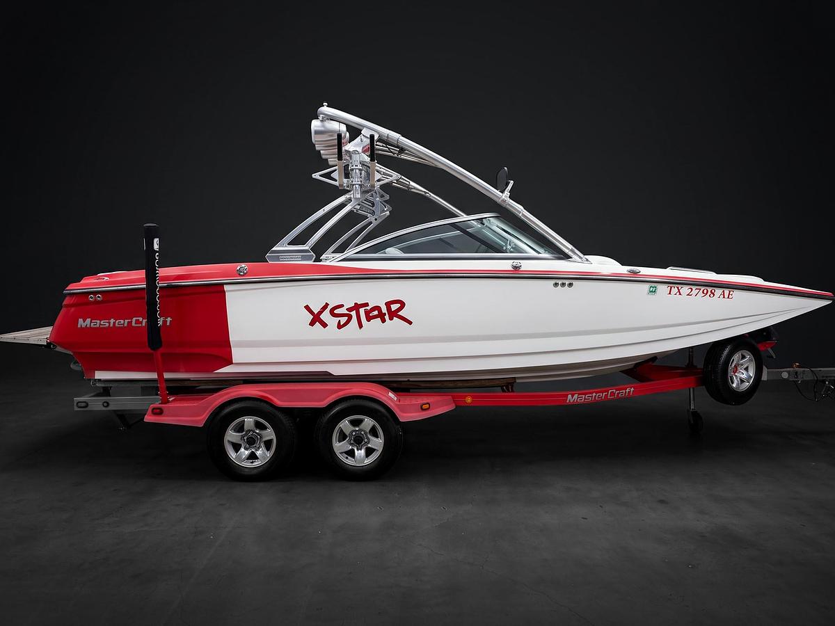 Used 2006 Mastercraft Xstar in Red / White