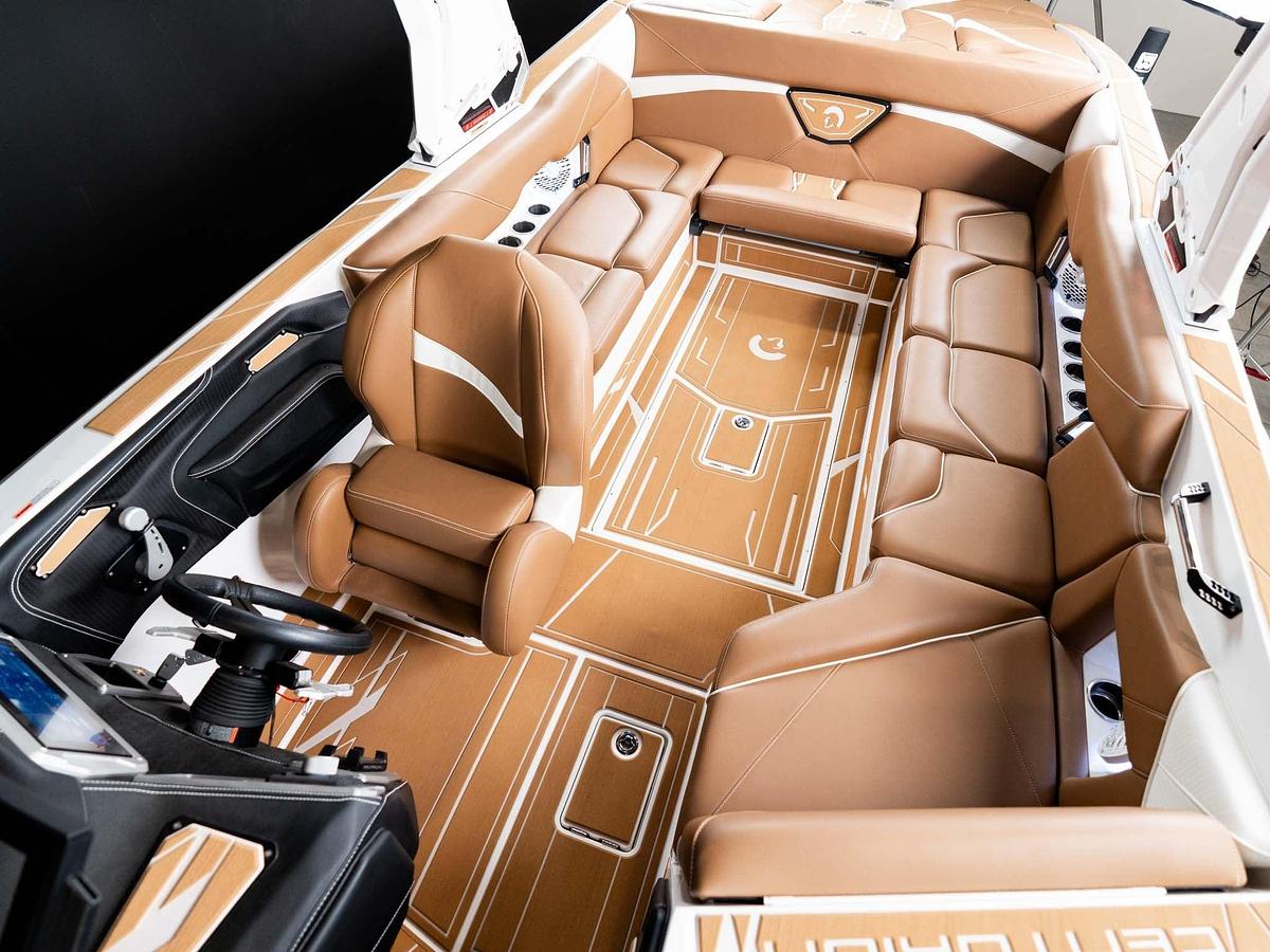 2026 Centurion NV243 - Frost White / Castano