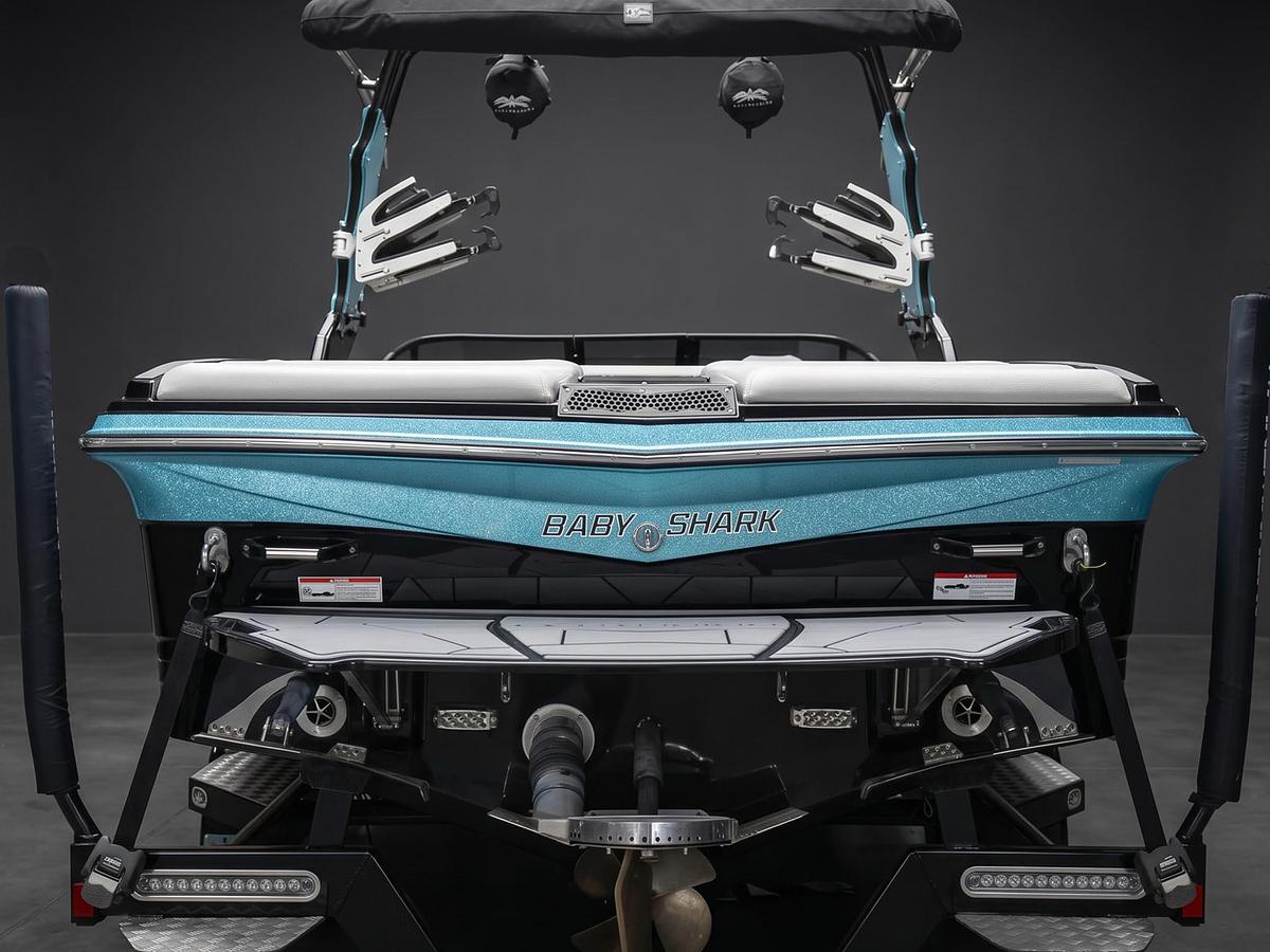 Used 2020 Centurion Vi24- Onyx Black / Sky Blue Flake