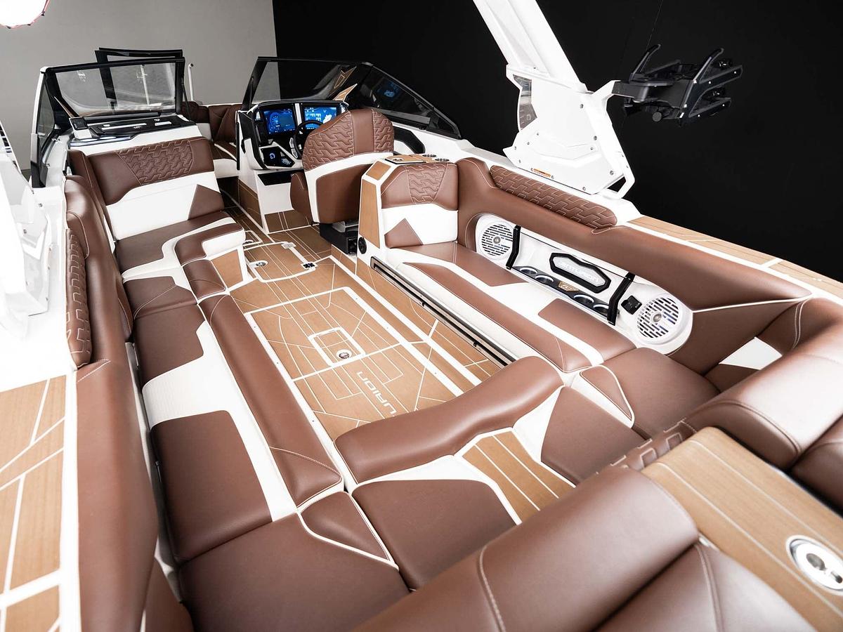 2026 Centurion Ri245 - White Frost / Saddle Brown