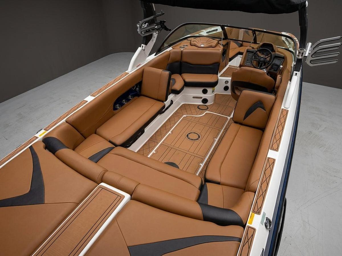 Used 2015 Centurion FS44 - Canadian Blue Flake / White