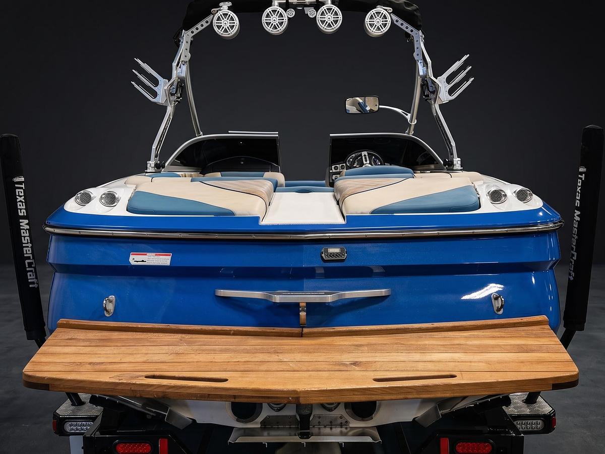 Used 2011 Mastercraft X45 - White / Blue
