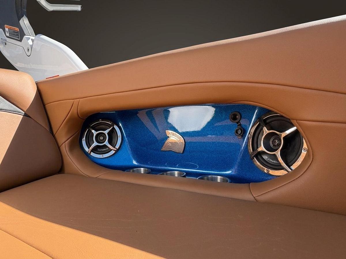 Used 2015 Centurion FS44 - Canadian Blue Flake / White