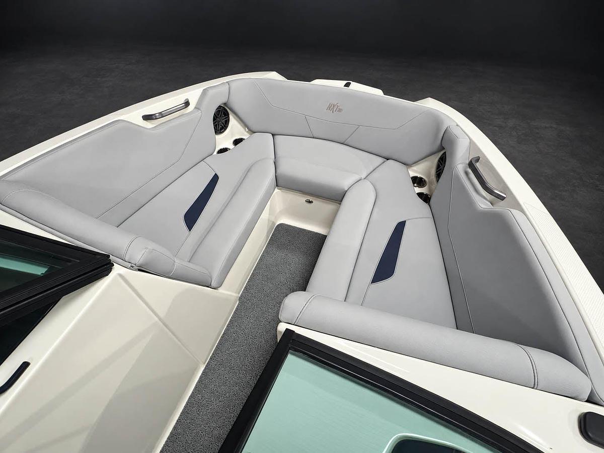 Used 2022 Mastercraft NXT22 in BLUE w/ gray interior