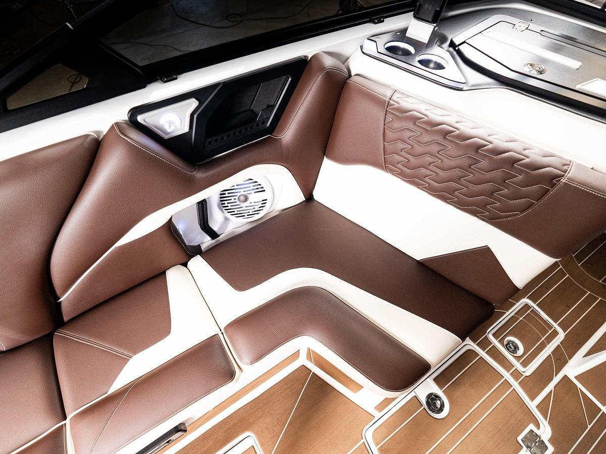 2026 Centurion Ri245 - White Frost / Saddle Brown