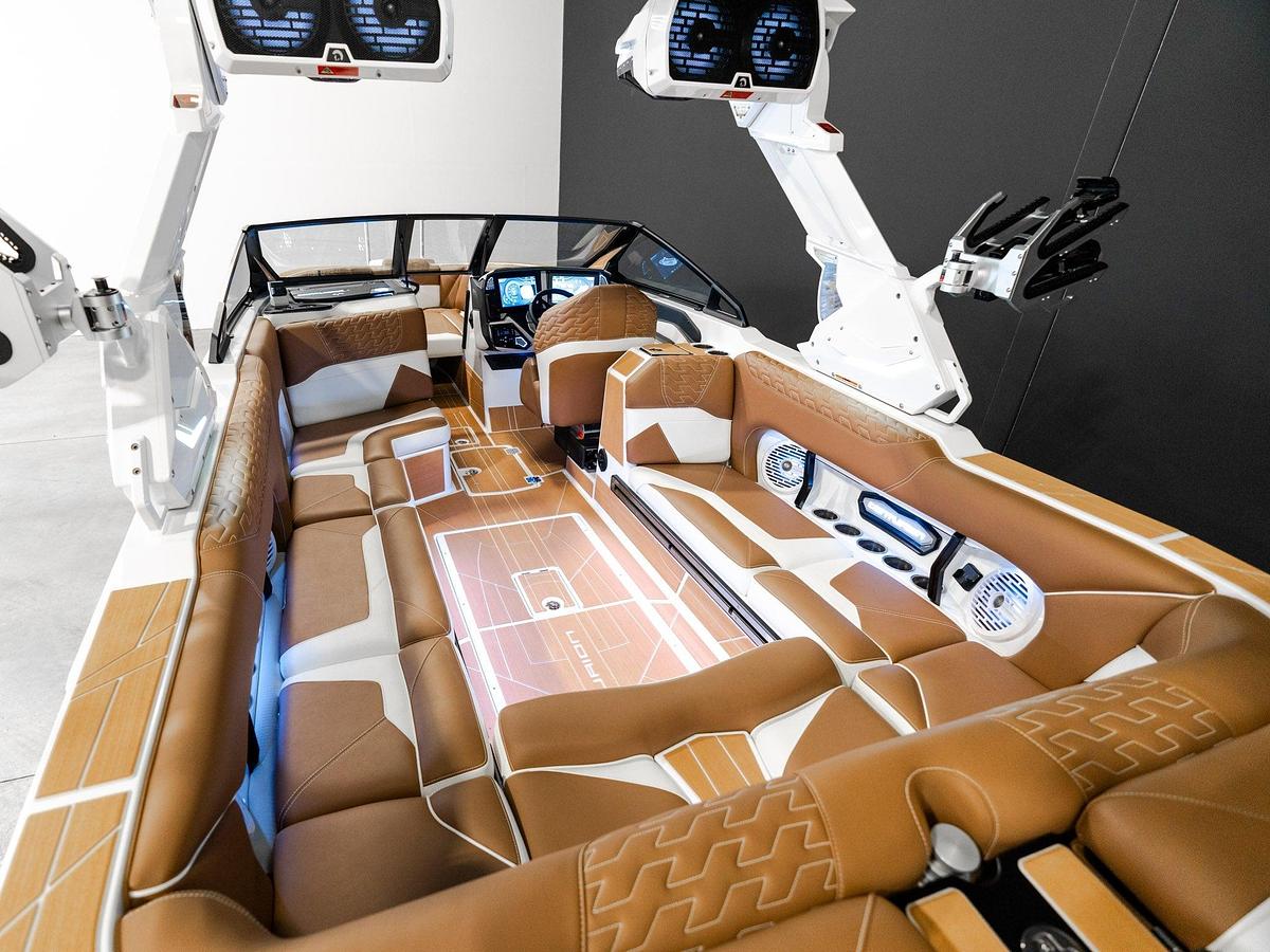 2026 Centurion Ri245 - White Frost / Castano Interior