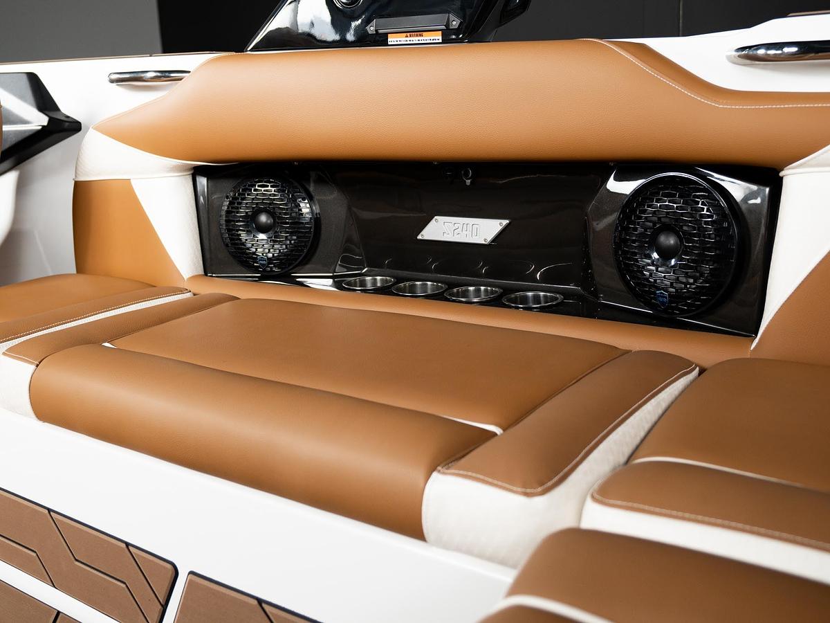 Used 2025 Supreme S240 - White Frost / Castano Brown Interior