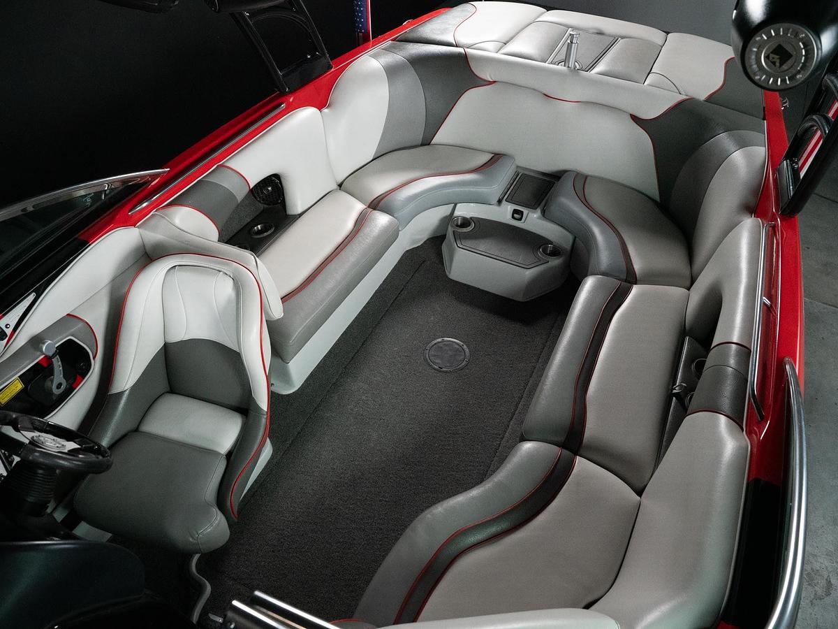 Used 2013 Sanger 237 Wake Series - Red / Black