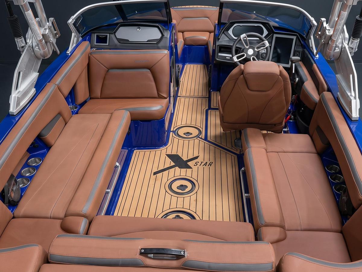 Used 2019 Mastercraft XStar - Blue / Saddle Brown