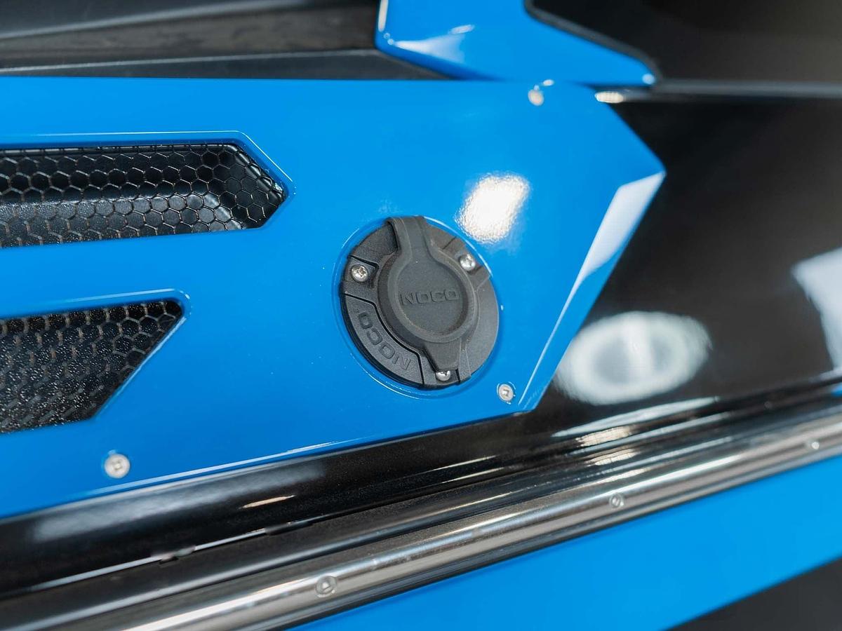 2025 Centurion Ri245 - Onyx Black / Marina Blue