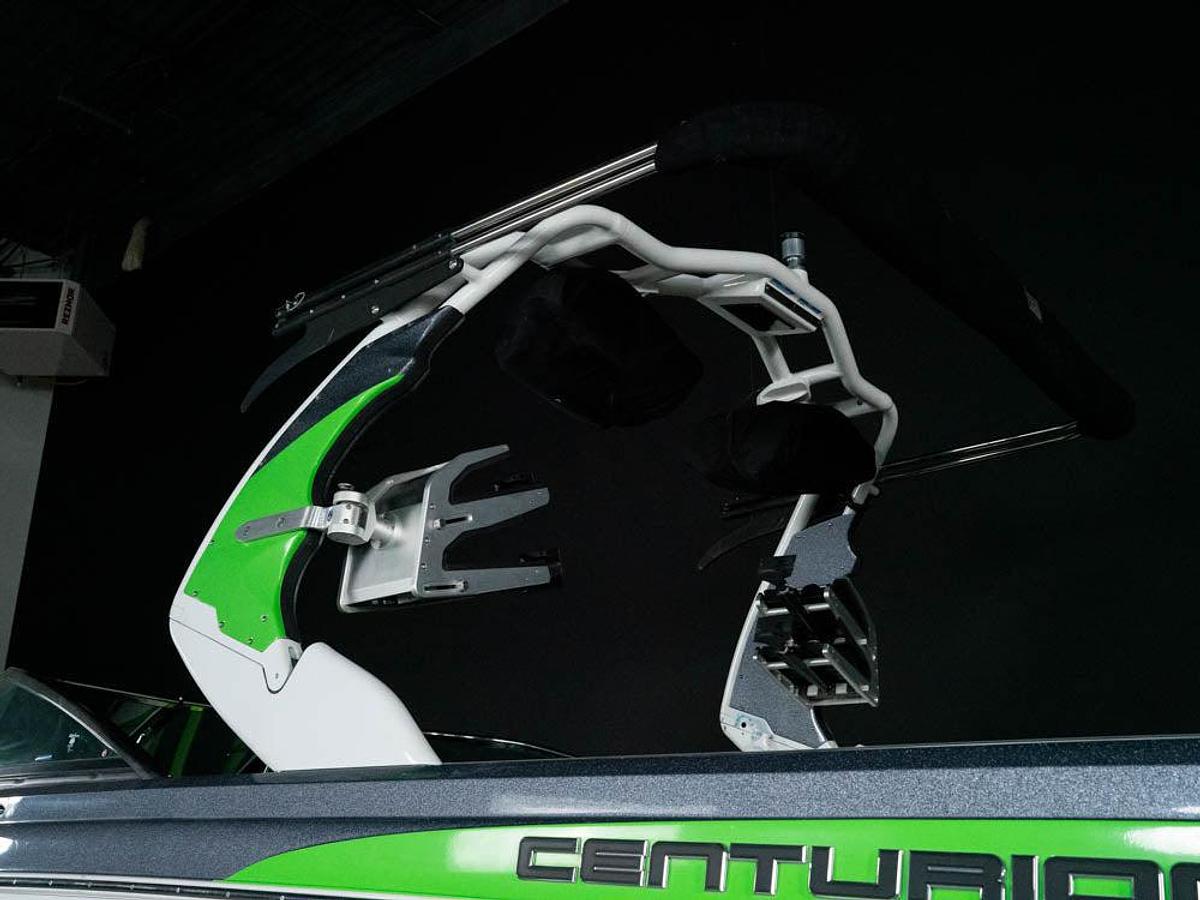 Used 2017 Centurion Ri257 - White / Gunmetal Flake / Green