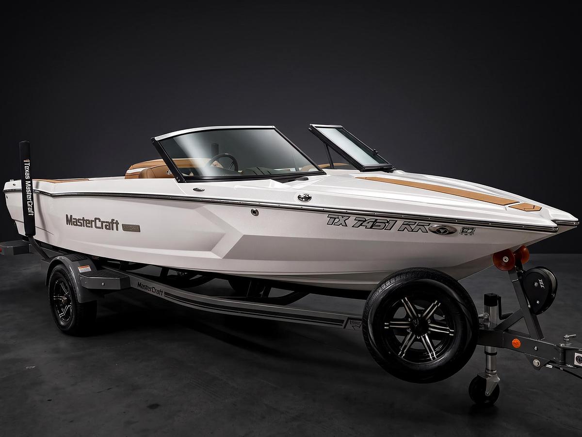 Used 2021 Mastercraft ProStar in All White w/ Tan interior