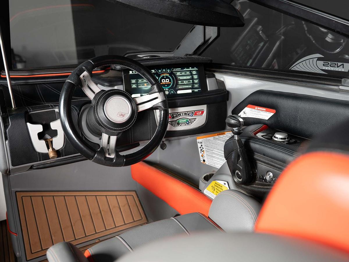 Used 2019 Nautique G25 - Grey / Orange