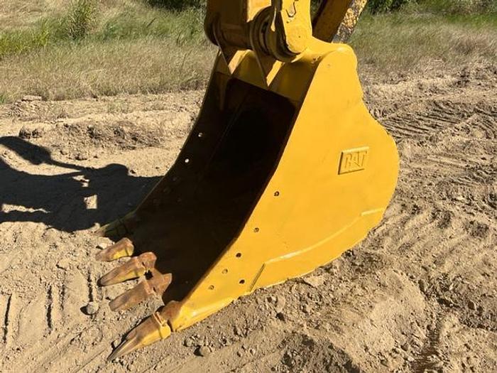 Used 2012 CAT 320 DL/ with Hyd Thumb
