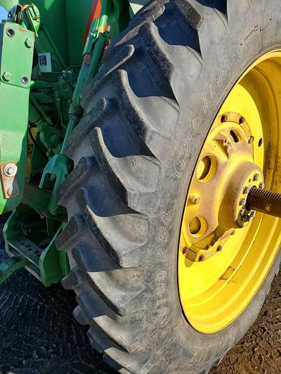 Used 2014 John Deere 8260R Tractor w/ IVT + ILS