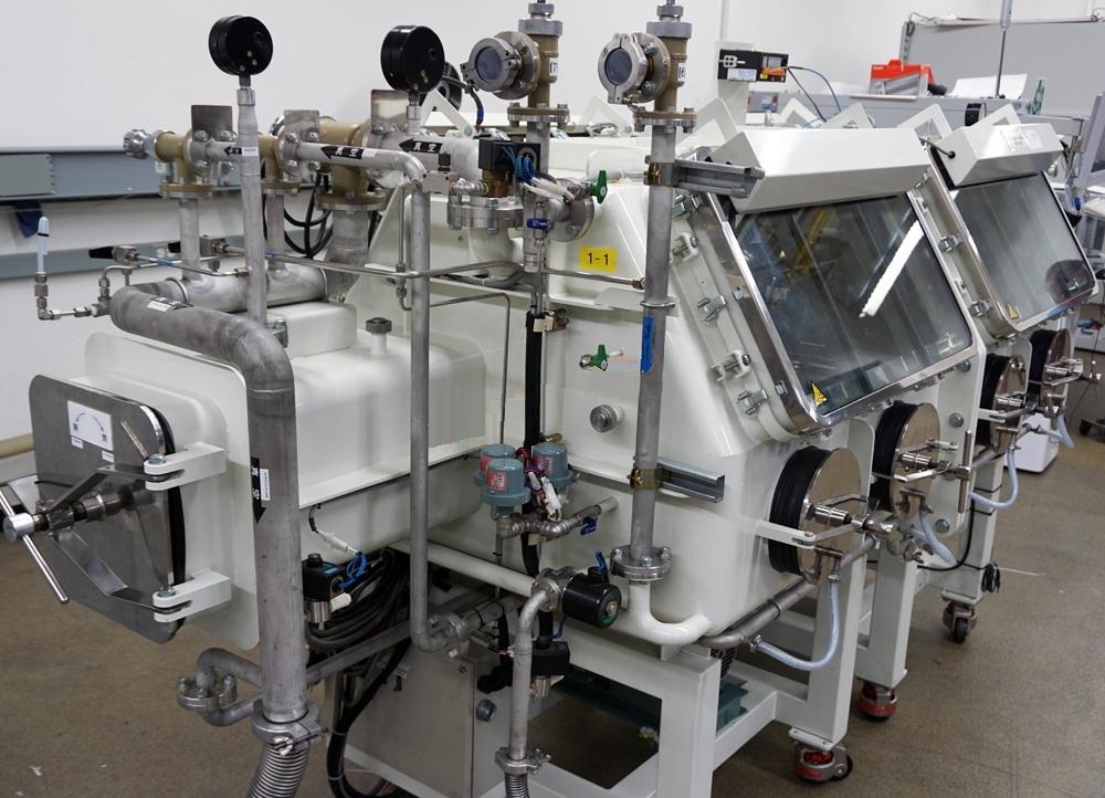 Used MIWA vacuum glovebox with purifier - Lithium battery research