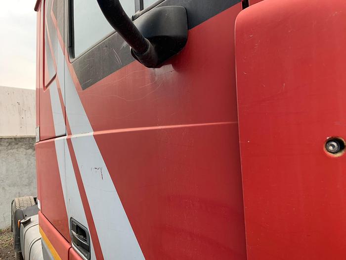 Used 2001 DAF 95 xf 430 euro 3 manual