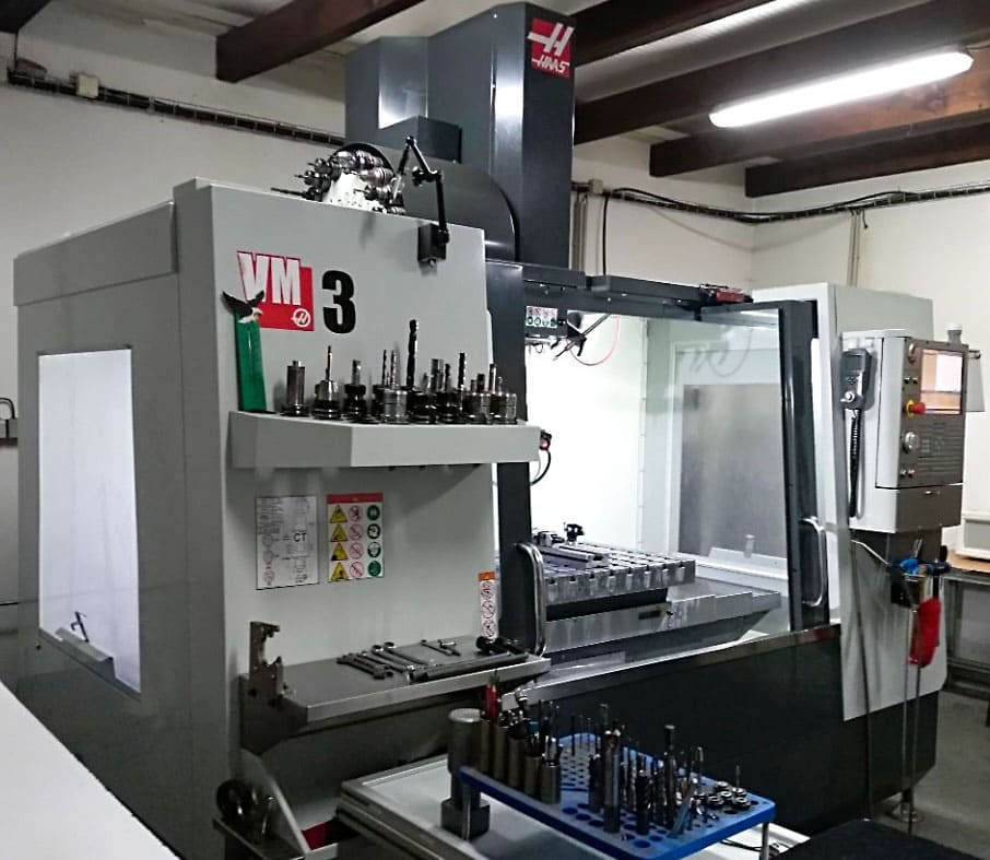 Used Haas VF 3 - Machining centres vertica - 2017