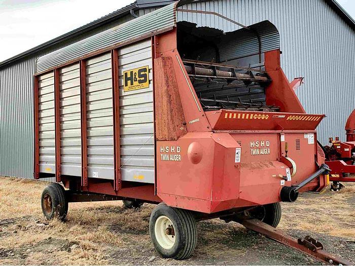 Used New Holland FP240 Harvester w/ 2 Heads + Silage Wagon