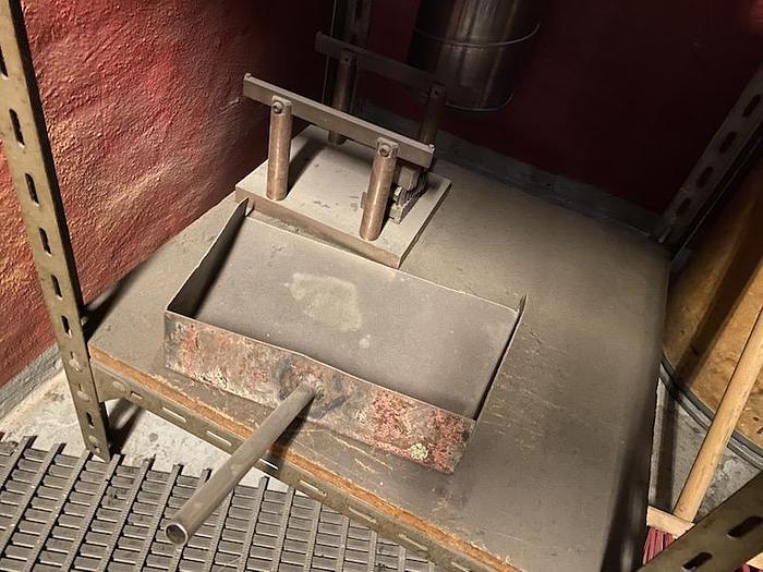 Used USED SURFACE GRINDER, MANUF. JAKOBSEN, MODEL SJ 25