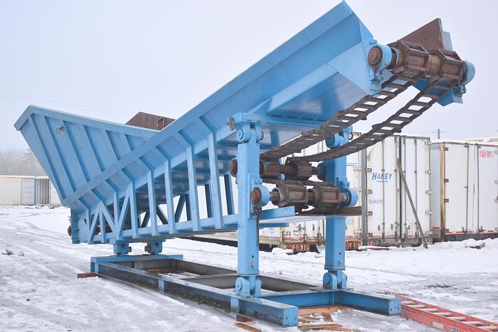 Used 2 strain box chain hopper conveyor unused, 31ft hopper feed twin box chain conveyor 40" wide
