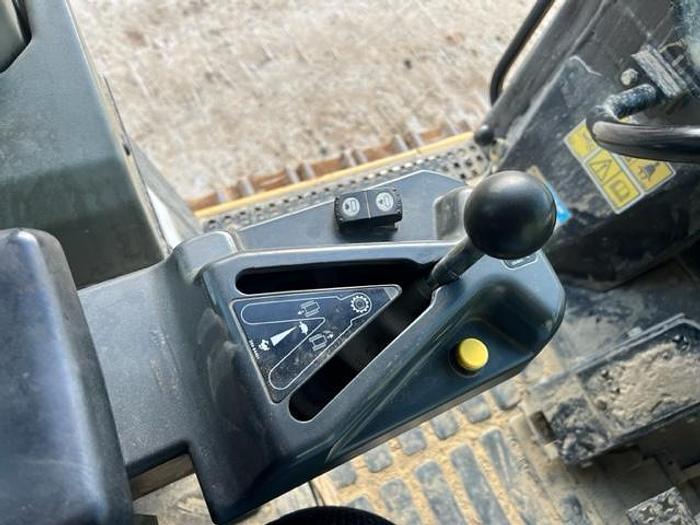 Used 2010 CAT 963D/ with ripper