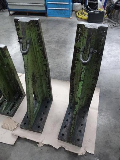 Utilisé 4 Equerres de bridage en fonte