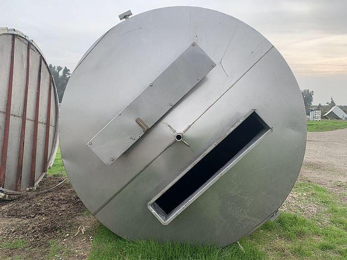 Used 5,000 GALLON VERTICAL TANK - S/S