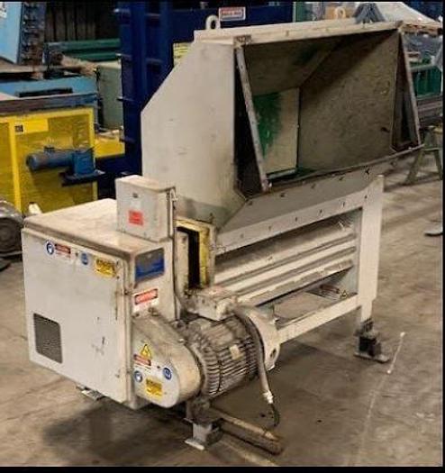 Used BLOAPCO SHREDDER MODEL 3CXS-4058-V W/ CONVEYOR 40 HP