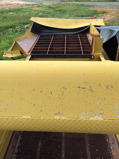 Used UNIVERSAL 4x11 SCREEN/CONVEYOR SET