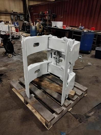 Used 51 " CASCADE CORP. 60G-RCF-164 ROLL CLAMP