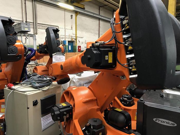 Used 2000 INDUSTRIAL ROBOT KUKA VKR 200L 150/2