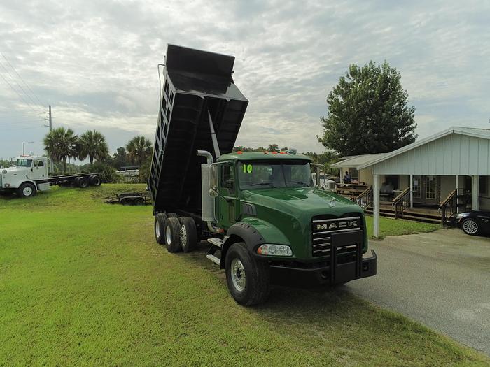 Used 2010 MACK GU 813
