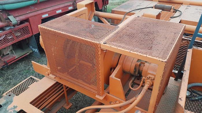 Used 2001 Frontier 4 Axle Carrier Style Oilfield Pump / Kill Truck