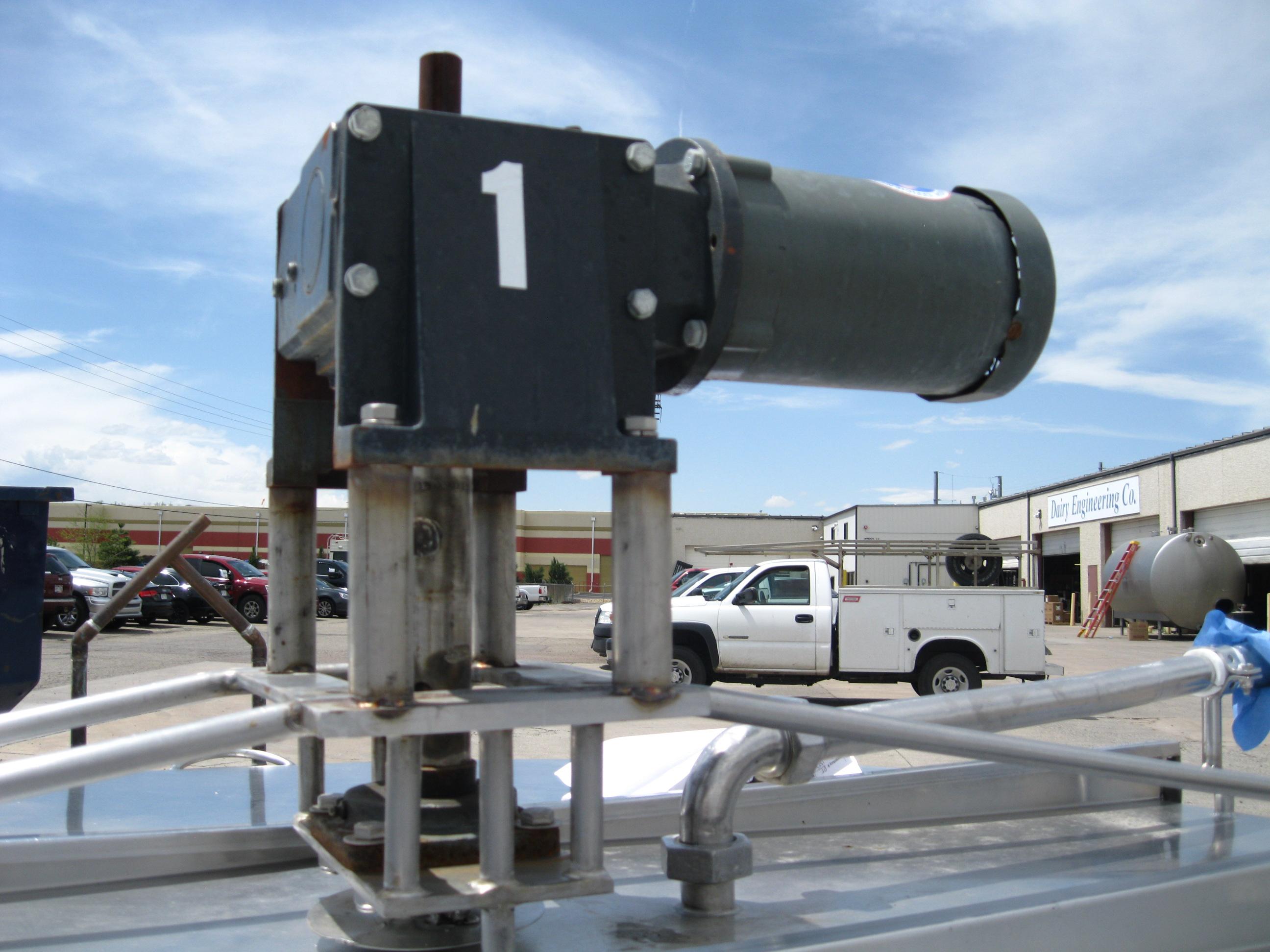 Used 500 GALLON VAT PASTEURIZER. WITH USED COMPONENTS