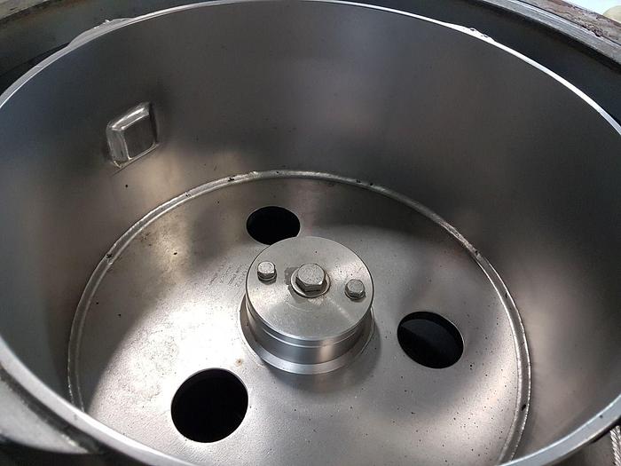 Used BLACK CLAWSON  UV200 PRESSURE SCREEN