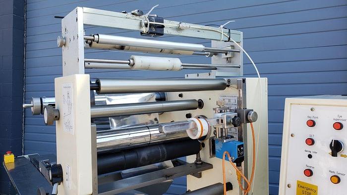 Used 2005 Shingda 920HE Horizontal Flow Wrapper