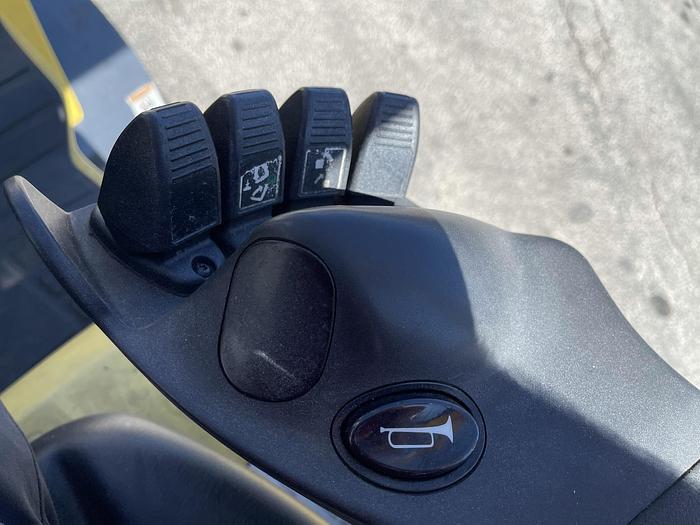 Used 10,000 POUND HYSTER MODEL S100FTBCS FORKLIFT WITH 64" DIAMETER CASCADE CLAMP