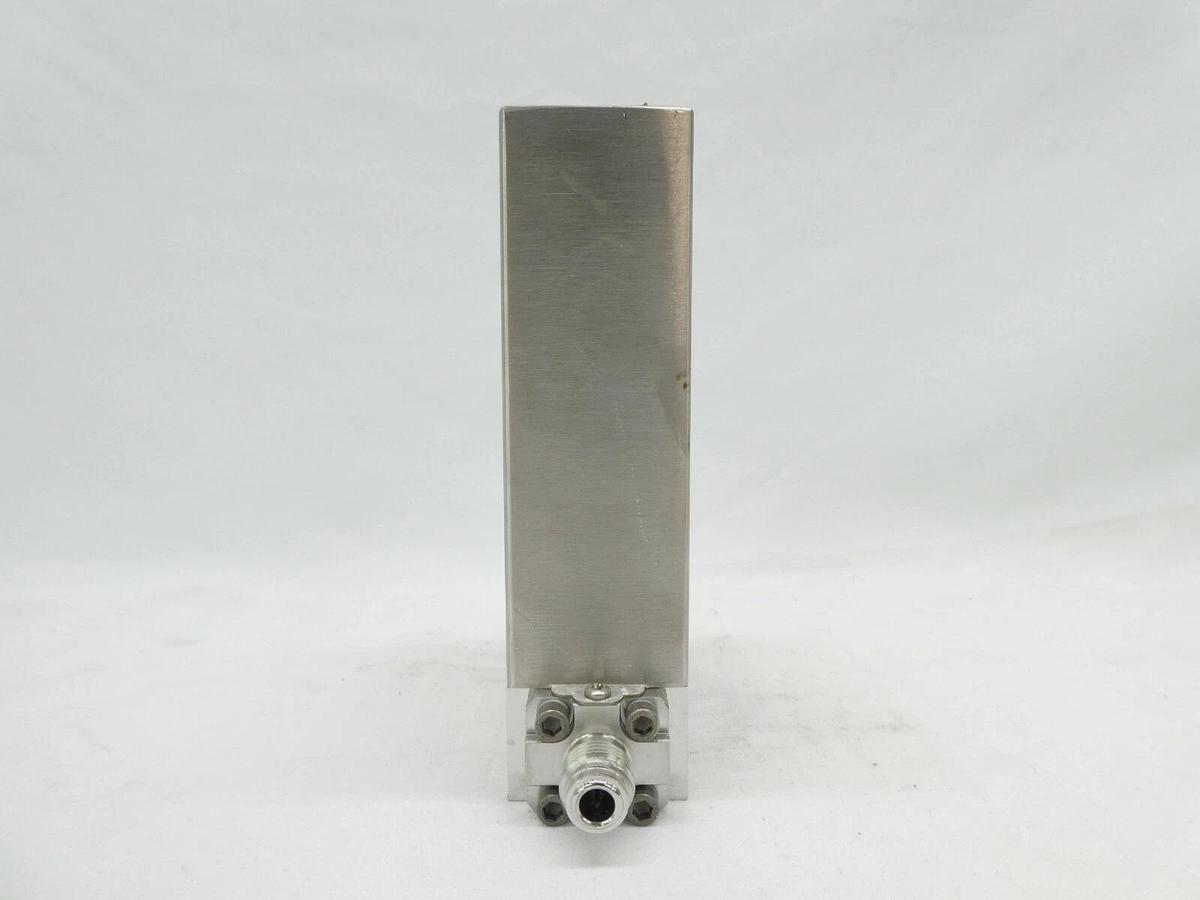 Used Celerity UFC-8165 Mass Flow Controller MFC AMAT 0190-24839 100cc O2 Working