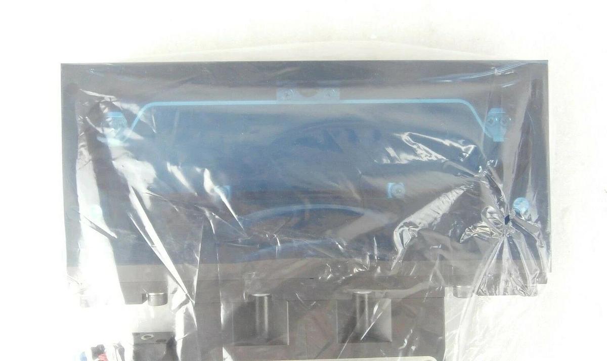 VAT 02010-BH44-AKG1 Rectangular Gate Valve MONOVAT Series 02 New Surplus