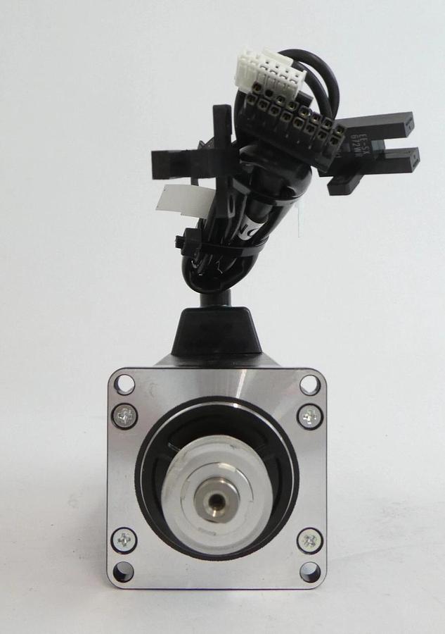 Used Sanyo Denki PBM565DXC20 Servo Stepping Motor PBM565DXC20A01 Lot of 2 Working