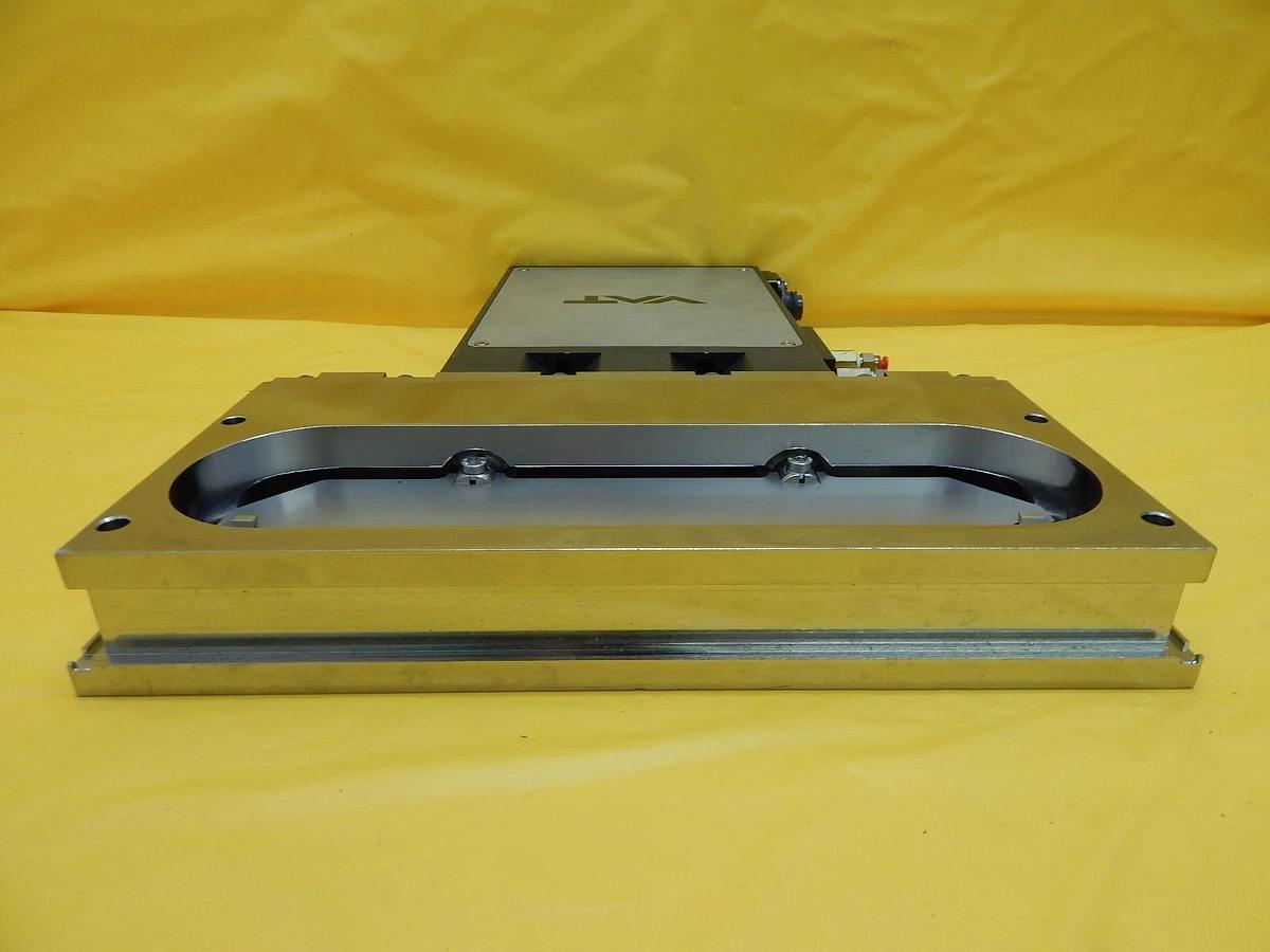 Used VAT 02010-BE44-0001 Pneumatic High Vacuum 12" Slit Valve Working