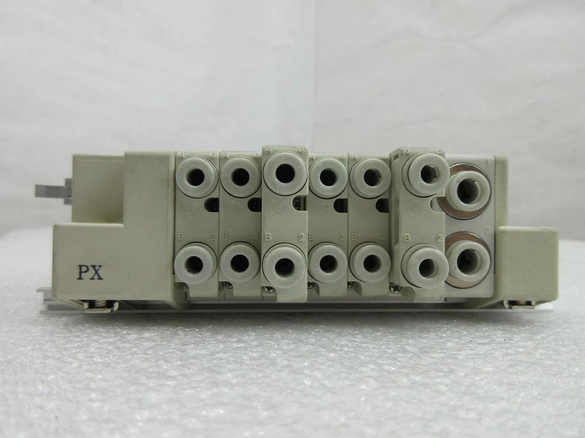 Used SMC 6-Port Pneumatic Manifold SZ3260-5LOZD-C4 SZ3360-5LOZD-C4 Lot of 2 Used