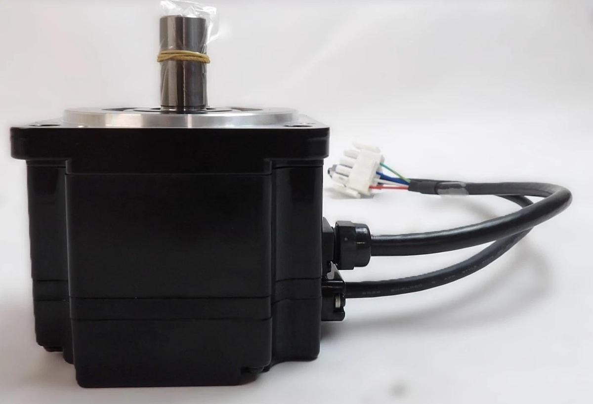 Yaskawa Electric SGMPH-02A1A61 AC Servo Motor New