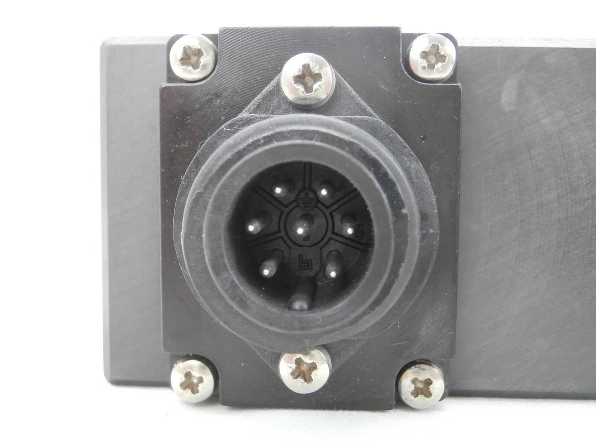 Used VAT 02010-BA44-1004 Pneumatic Rectangular Wafer Transfer Valve MONOVAT Spare