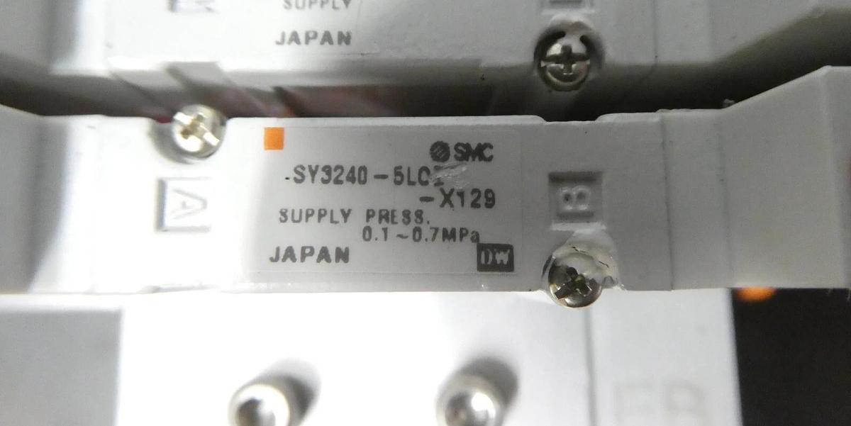 Used SMC SS5Y3-ULB990057 14-Port Pneumatic Manifold 0010-01801 AMAT Working
