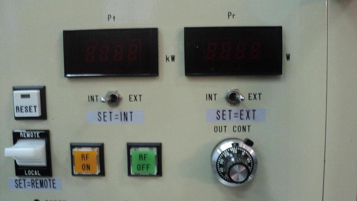 Used Nihon Koshusha HFS-450-020-5 450MHz 2kW Generator Hitachi MU-712E Used Working