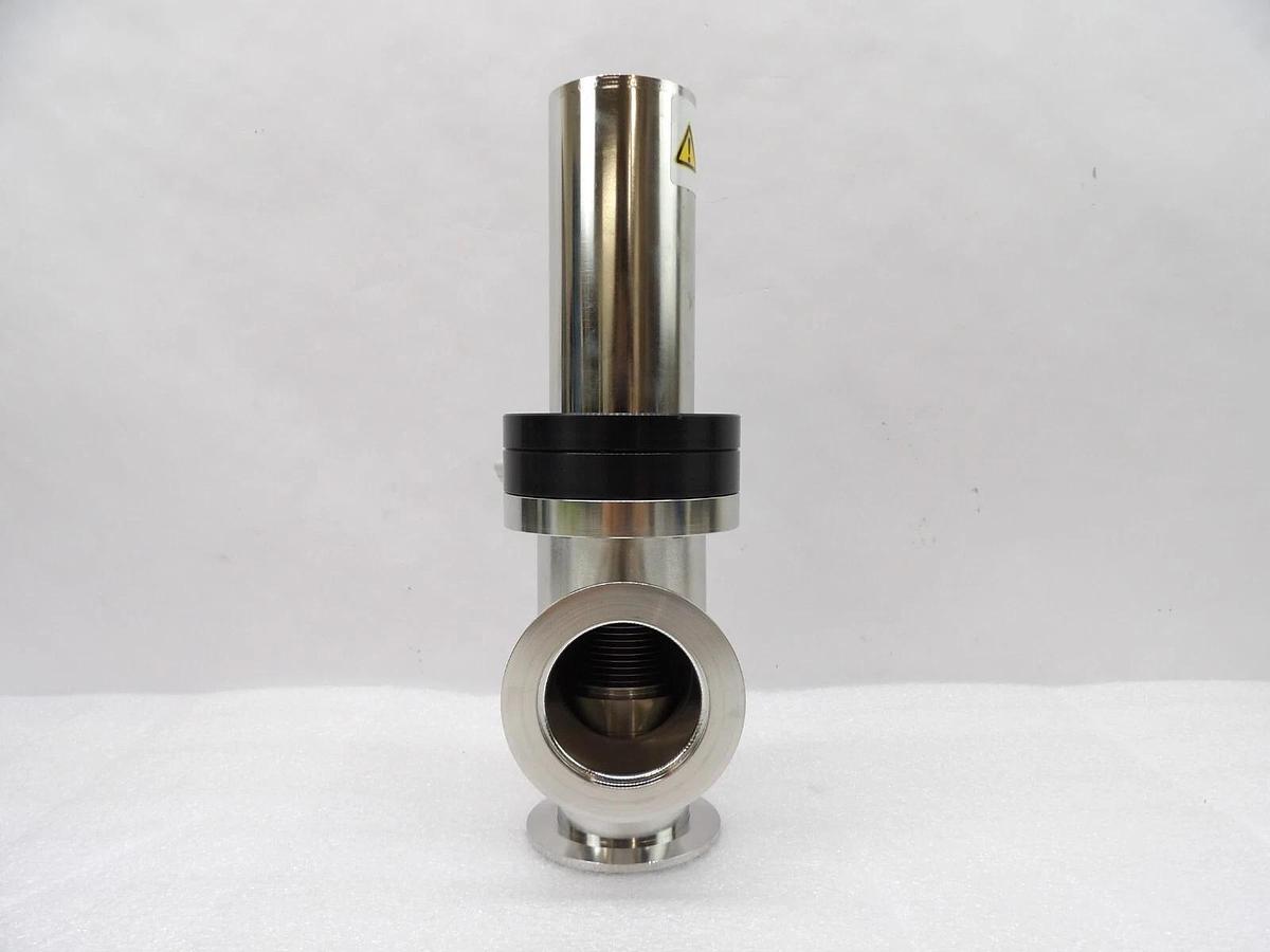 Used Nor-Cal Products 89093290-25 Pneumatic Angle Valve 300mm AMAT Producer Working