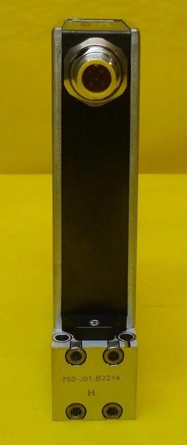 Used Unit Instruments UFC-8565 Mass Flow Controller MFC 3L NF3 8560 Used Working